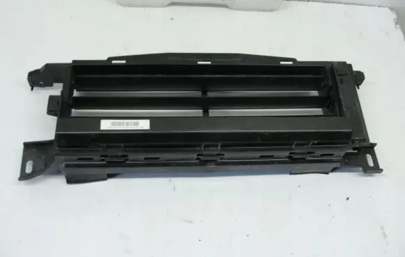 Volkswagen Jetta VI Intercooler air guide/duct channel 