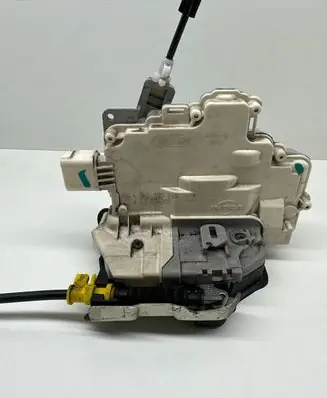 Audi A4 S4 B8 8K Rear door lock 8K0839015