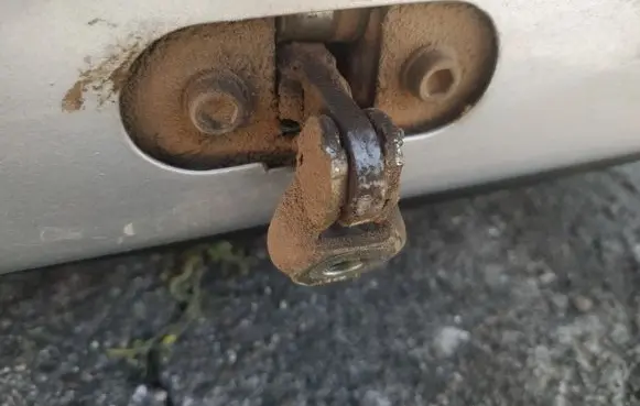 Fiat Punto (188) Rear door check strap stopper