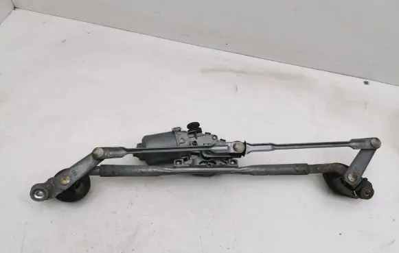 Lexus IS 220D-250-350 Front wiper linkage and motor 8511053040