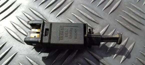 Volkswagen PASSAT B3 Brake pedal sensor switch 191945515