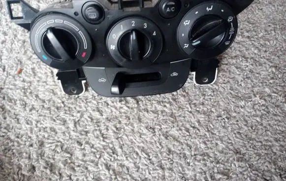 Mazda 2 Climate control/heater control trim 