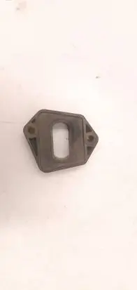 Radiator mount bracket