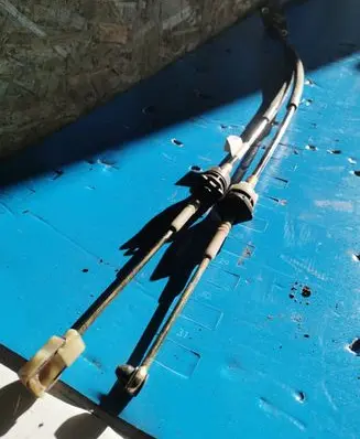 Gear shift cable linkage