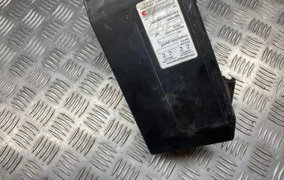 Renault Scenic I Fuse box cover 7700430975