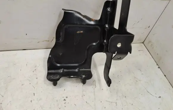 BMW X7 G07 Radiator mount bracket T77589BE 3019