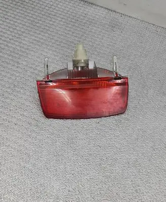 Nissan Micra Third/center stoplight E1021390