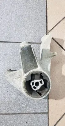 Chevrolet Captiva Engine mount vacuum valve 