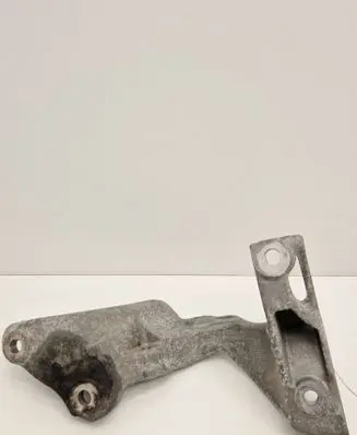 Renault Trafic III (X82) Engine mounting bracket 147177968R