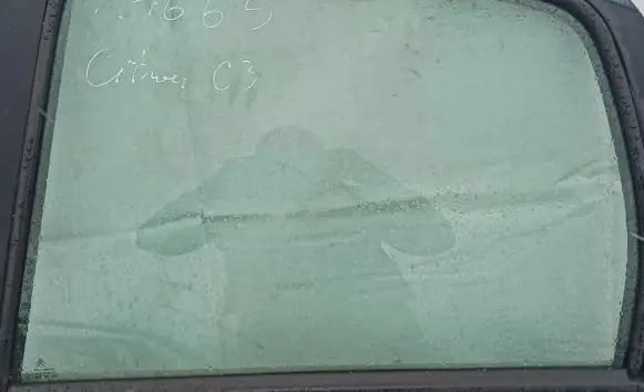 Citroen C3 Rear door window glass Melyna