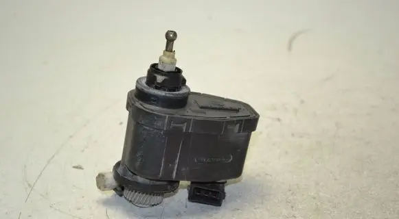 Volvo 850 Headlight level adjustment motor 3512451 00706201