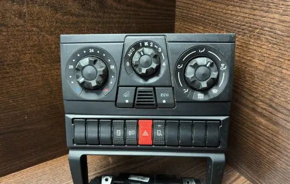 Iveco Daily 3rd gen Climate control unit 178140500 5F8440000
