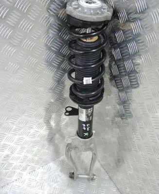 BMW 5 G30 G31 Front shock absorber with coil spring 6880084
