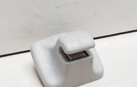 Sun visor clip/hook/bracket