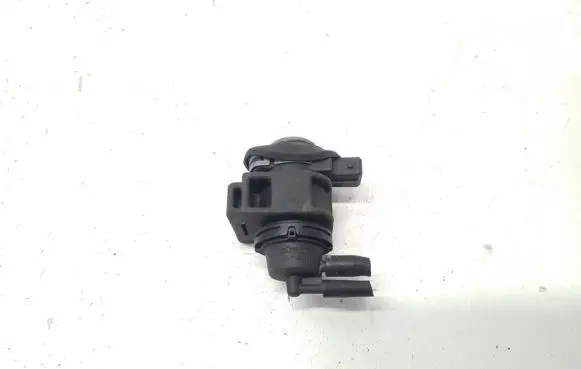 Nissan Juke I F15 Turbo solenoid valve EV521