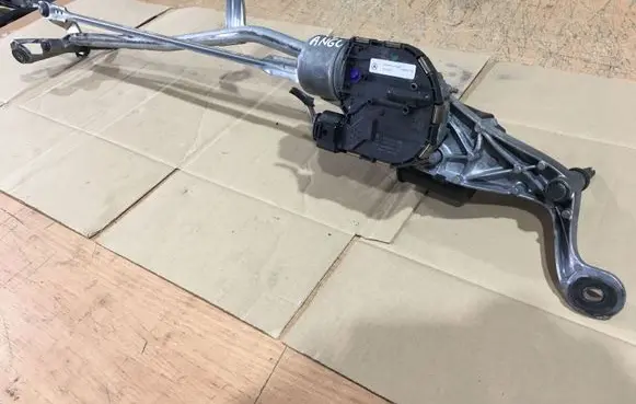 Mercedes-Benz GLC X253 C253 Front wiper linkage and motor A2538200140