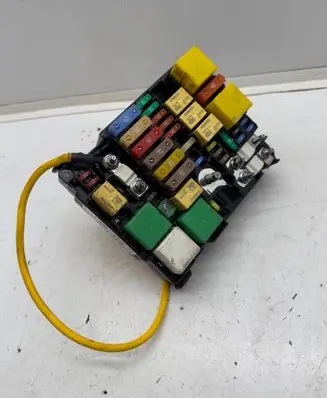 Citroen DS4 Fuse module 9804848580