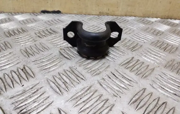 Hyundai ix35 Sway bar bush bracket, front 
