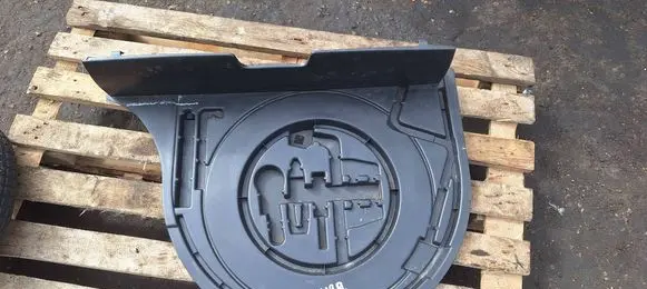 Toyota Yaris Spare wheel section trim 6477152010