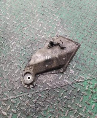 BMW X5 E53 Engine mounting bracket 6761565
