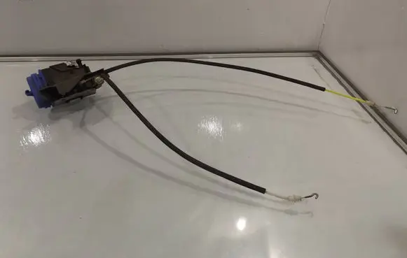 Audi A4 S4 B5 8D Sliding door lock 8D0829015A