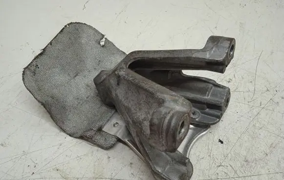 Audi A6 S6 C7 4G Engine mounting bracket 8K0199307