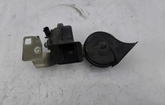 BMW 5 E60 E61 Horn signal