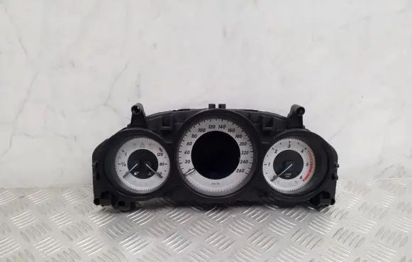 Mercedes-Benz C W204 Speedometer (instrument cluster) A2049004108