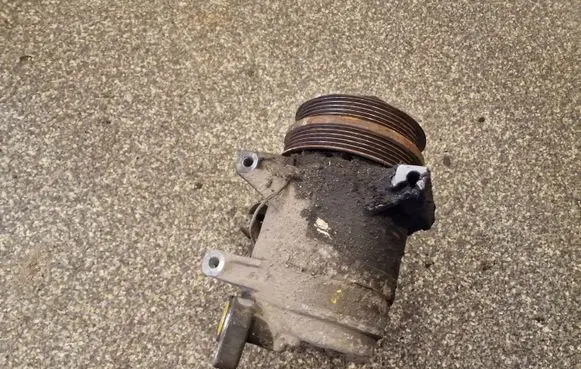 Volvo S40 Air conditioning (A/C) compressor (pump)