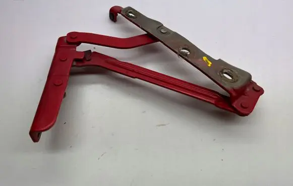 Ford Mustang V Tailgate/trunk/boot hinge