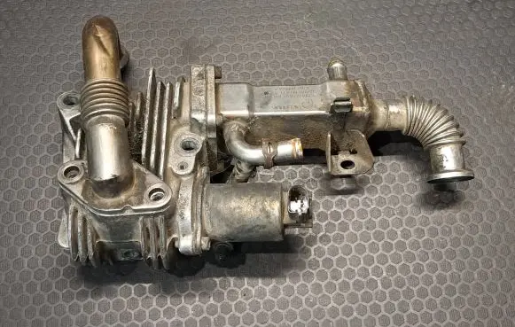 Renault Scenic II - Grand scenic II EGR valve cooler 8200360566A 7284300601 H700107471