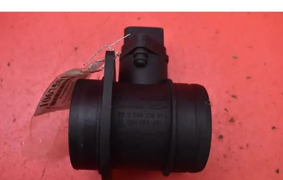 Skoda Octavia Mk1 (1U) Mass air flow meter 06A906461A