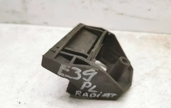BMW 5 E39 Radiator mount bracket 17111737707