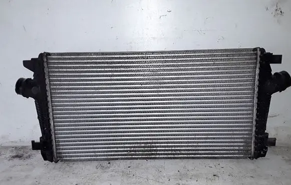Opel Zafira C Intercooler radiator