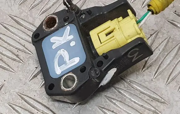 Subaru Legacy Airbag deployment crash/impact sensor 98231AG020