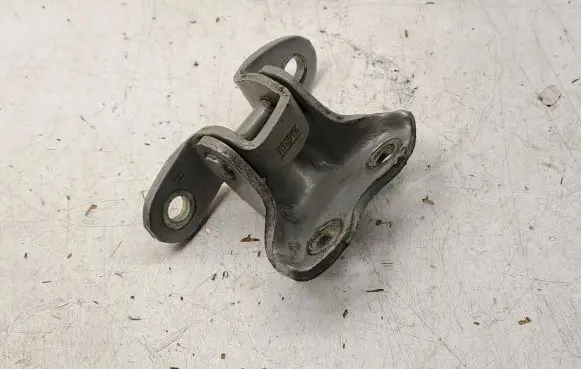 Toyota Corolla Verso AR10 Front door lower hinge 687300F010