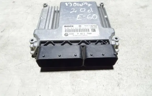 BMW 5 E60 E61 Engine control unit/module 0281015043 7811700