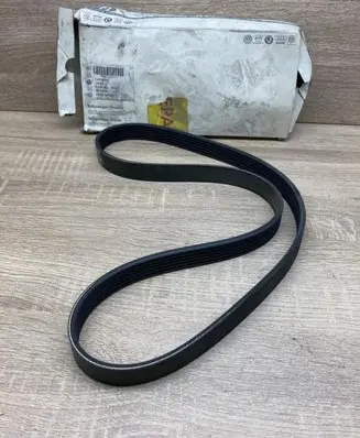 Volkswagen Golf VI Alternator belt 03L145933A