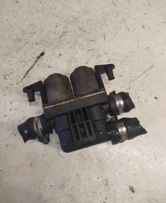 BMW 5 E39 Coolant heater control valve 8374995