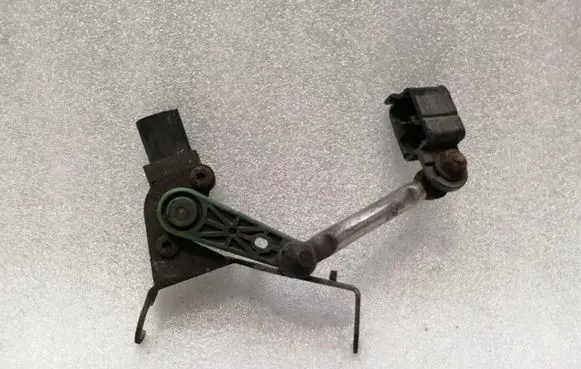 Rear air suspension level height sensor