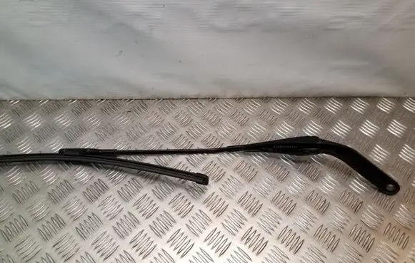 BMW 1 E81 E87 Front wiper blade arm 61617169973