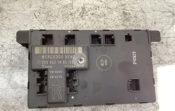 Mercedes-Benz C W203 Door control unit/module 2038201485 351324