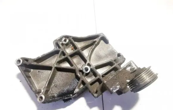 Audi A4 S4 B5 8D Engine mounting bracket 058260885