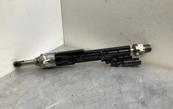 BMW 7 F01 F02 F03 F04 Fuel injector 10213541 13647645956