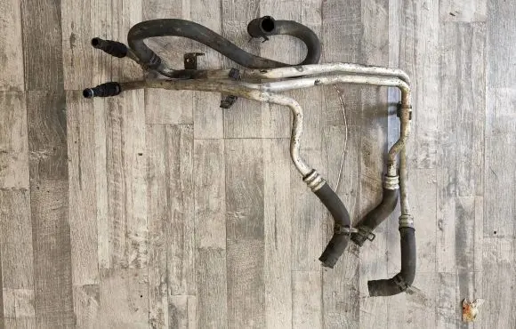 Chrysler Town & Country V Engine coolant pipe/hose