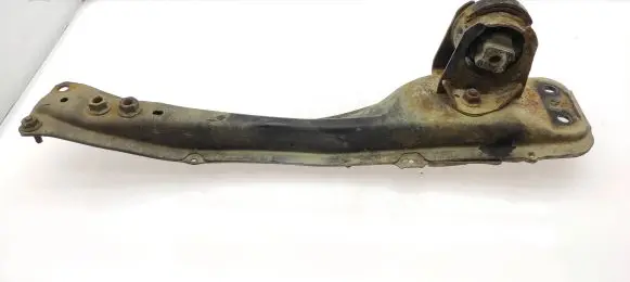 Toyota Corolla Verso AR10 Engine mount bracket
