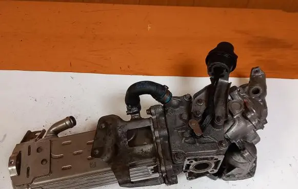 Mercedes-Benz E W212 EGR valve cooler A6511400875