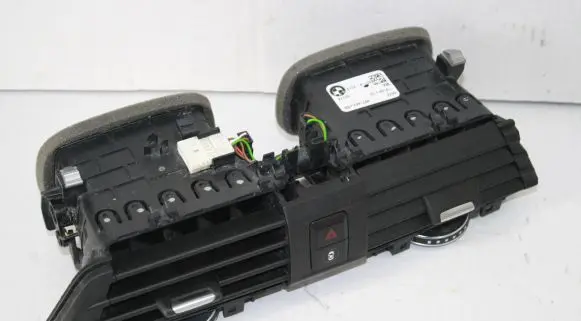 BMW X3 G01 Dash center air vent grill 9371467