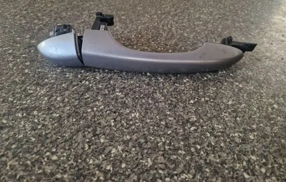 Chrysler 200 Rear door exterior handle
