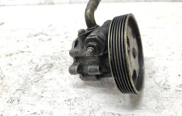 Mazda 2 Power steering pump 2s6c3a696